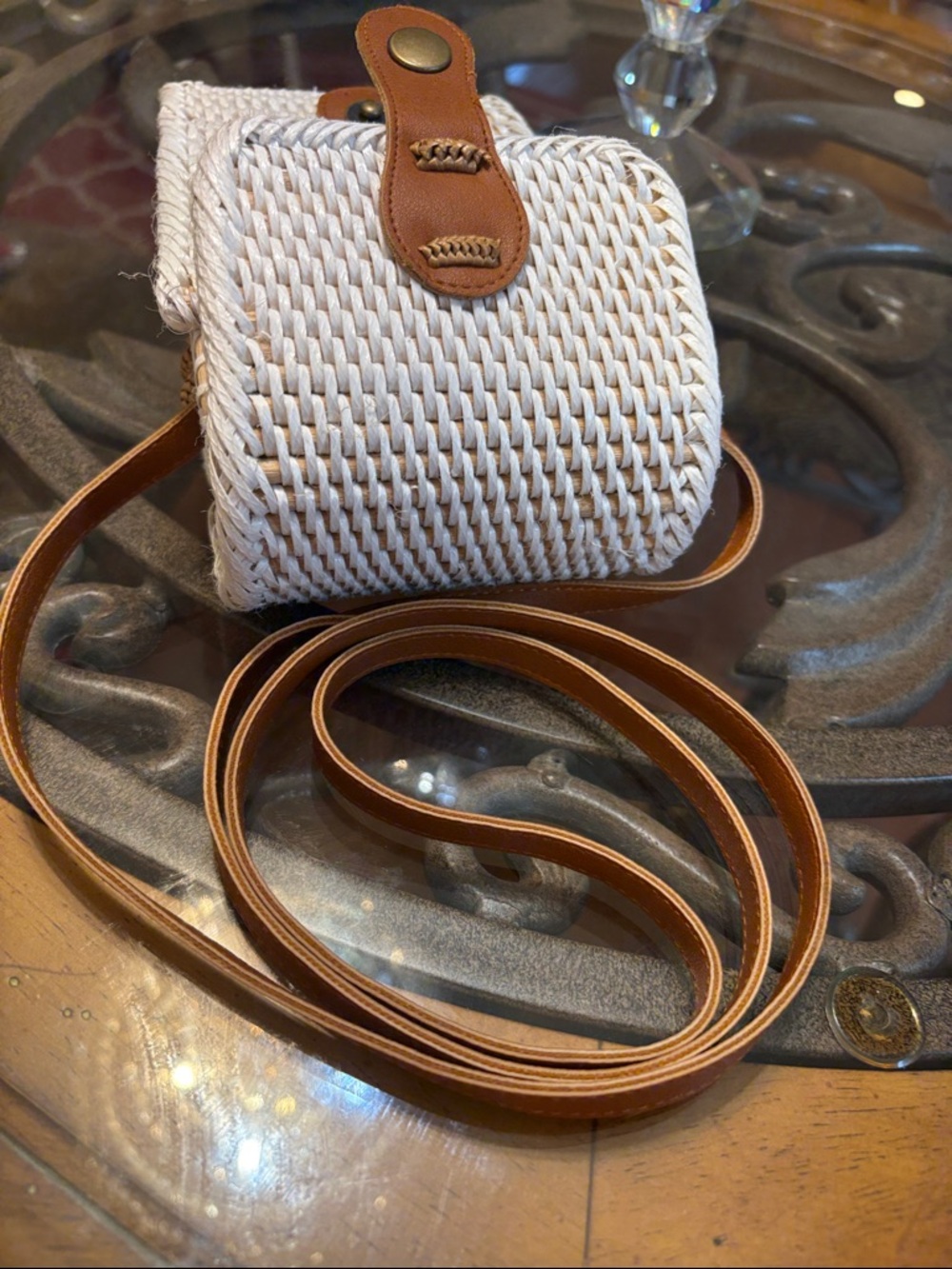 100% Rattan Crossbody /Polyester interior - Picture 7 of 7